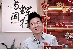 伍德晒与母亲合照：我曾许诺30岁前给妈妈买套她梦寐以求的房子